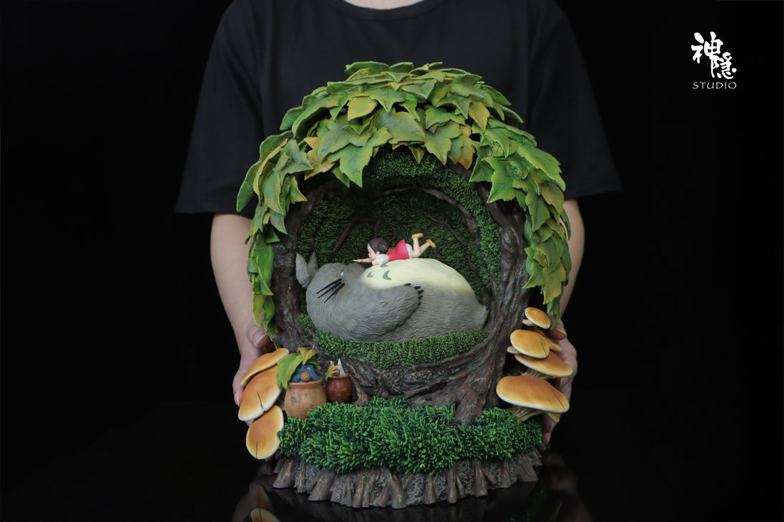 My Neighbor Totoro ShenYin Studio Totoro Rest In The Tree Hole Resin Statue