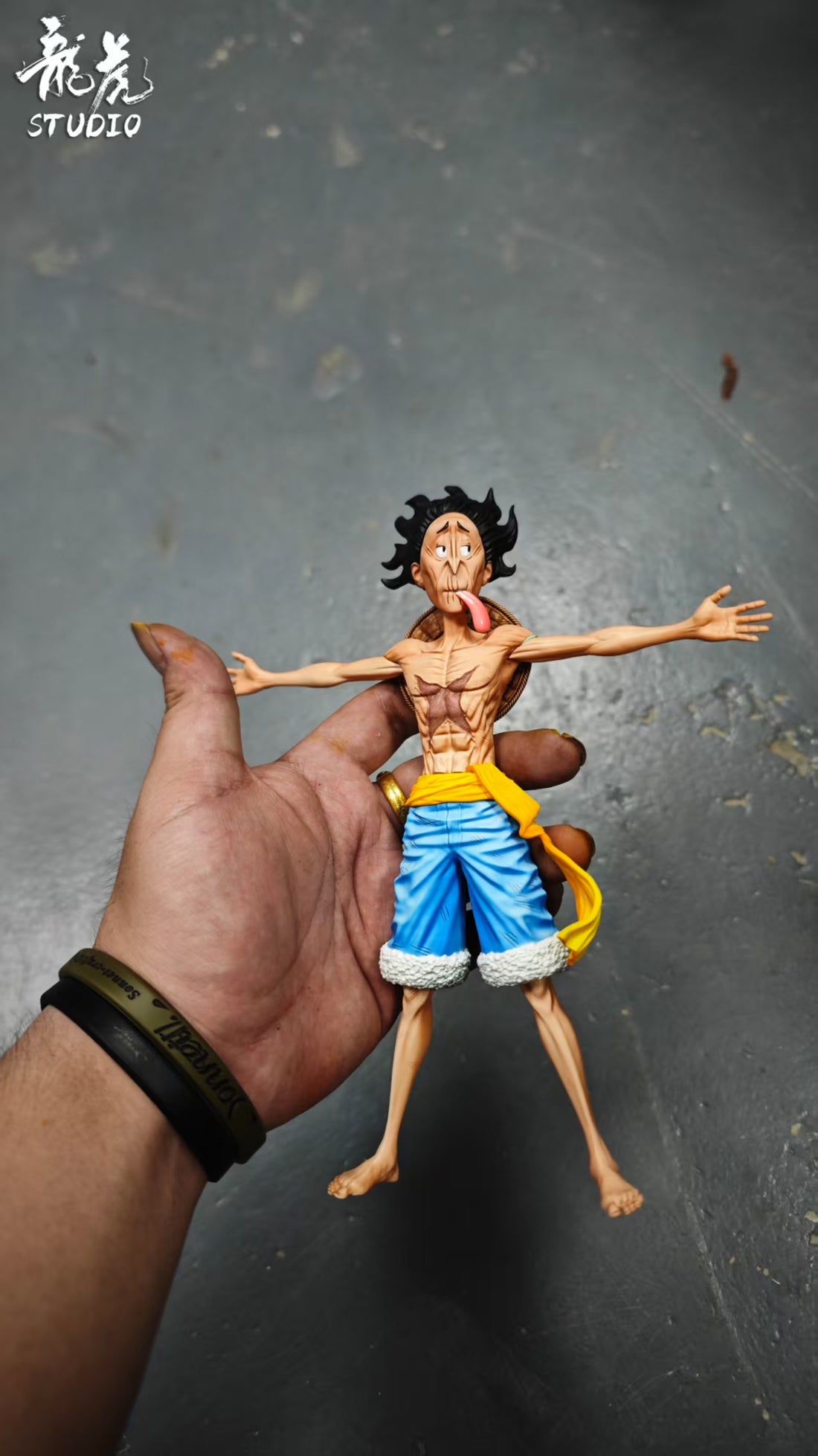 One Piece LongHu Studio Shrunken Exhausted Old Man Luffy Resin Statue