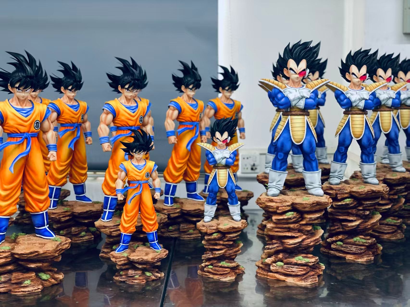 Dragon Ball Infinite Studio Goku VS Vegeta – ClubHouse Statues