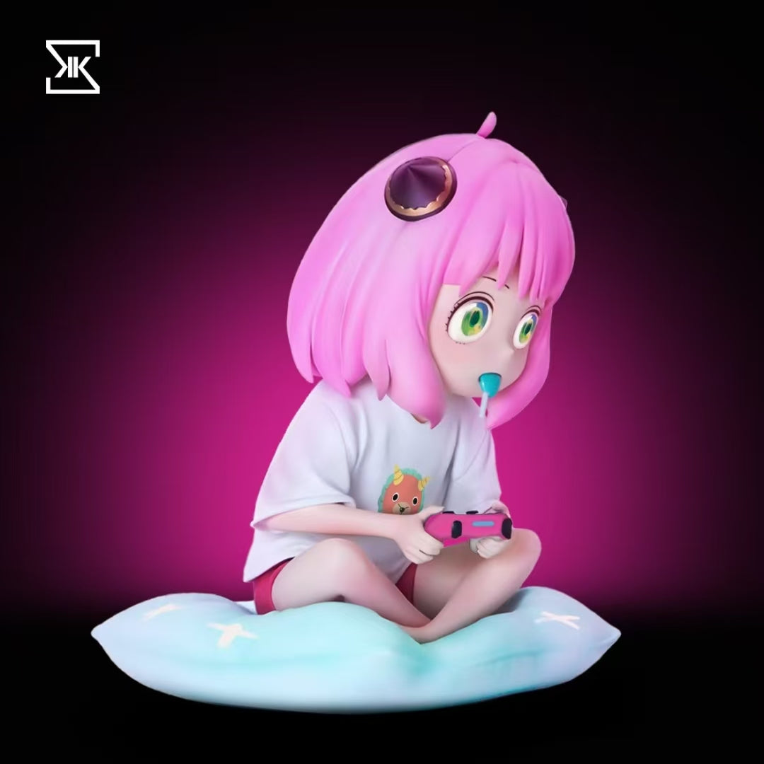 Spy x Family KK Studio Anya Forger Play Games Resin Statue