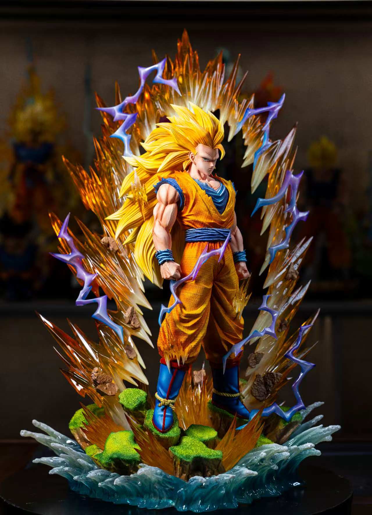 Dragon Ball Summer Studio Super Saiyan 3 Goku – ClubHouse Statues