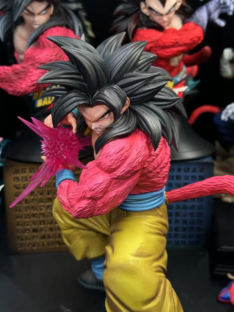 Dragon Ball BC Studio SSJ4 Goku Resin Statue