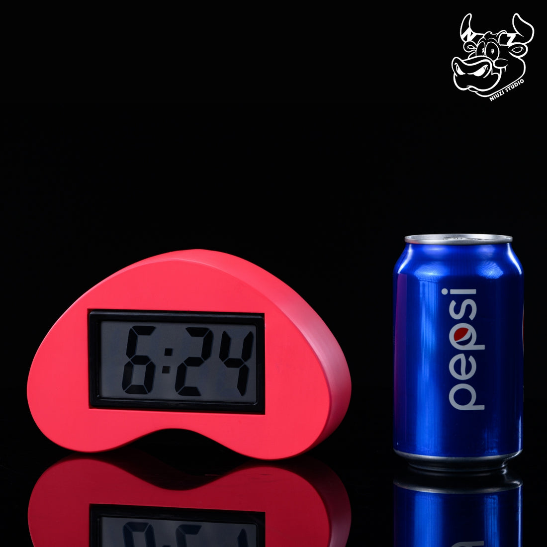 Shinchan NIUZI Studio Crayon Shinchan Buriburizaemon Pig Nose Clock Resin Statue