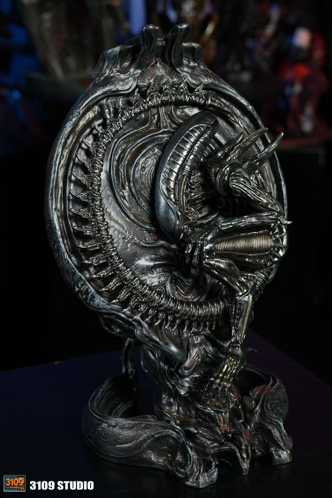 Alien 3109 Studio Alien Origin Resin Statue