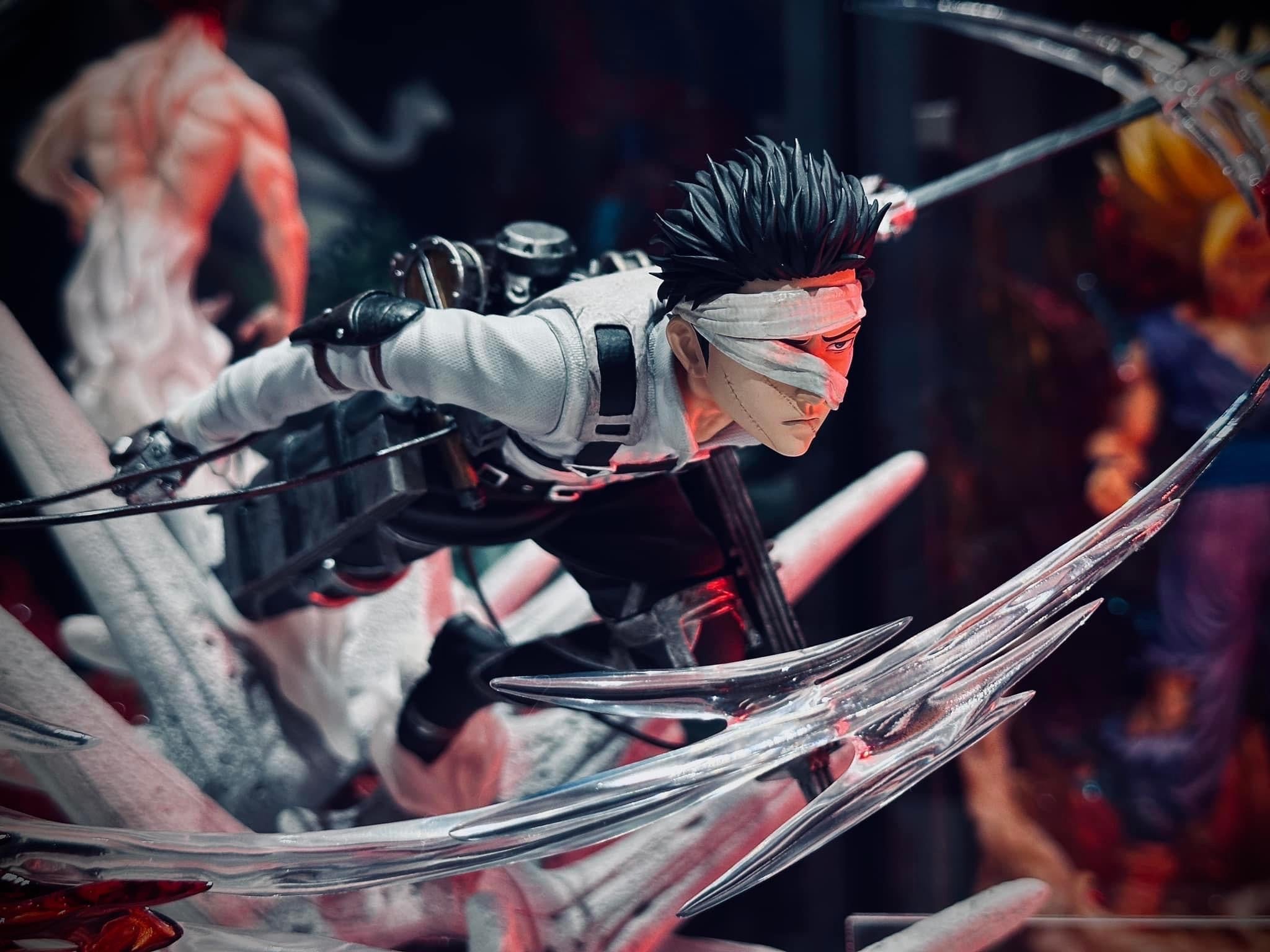 Attack on Titan Chikara Studio Levi VS Zeke – ClubHouse Statues