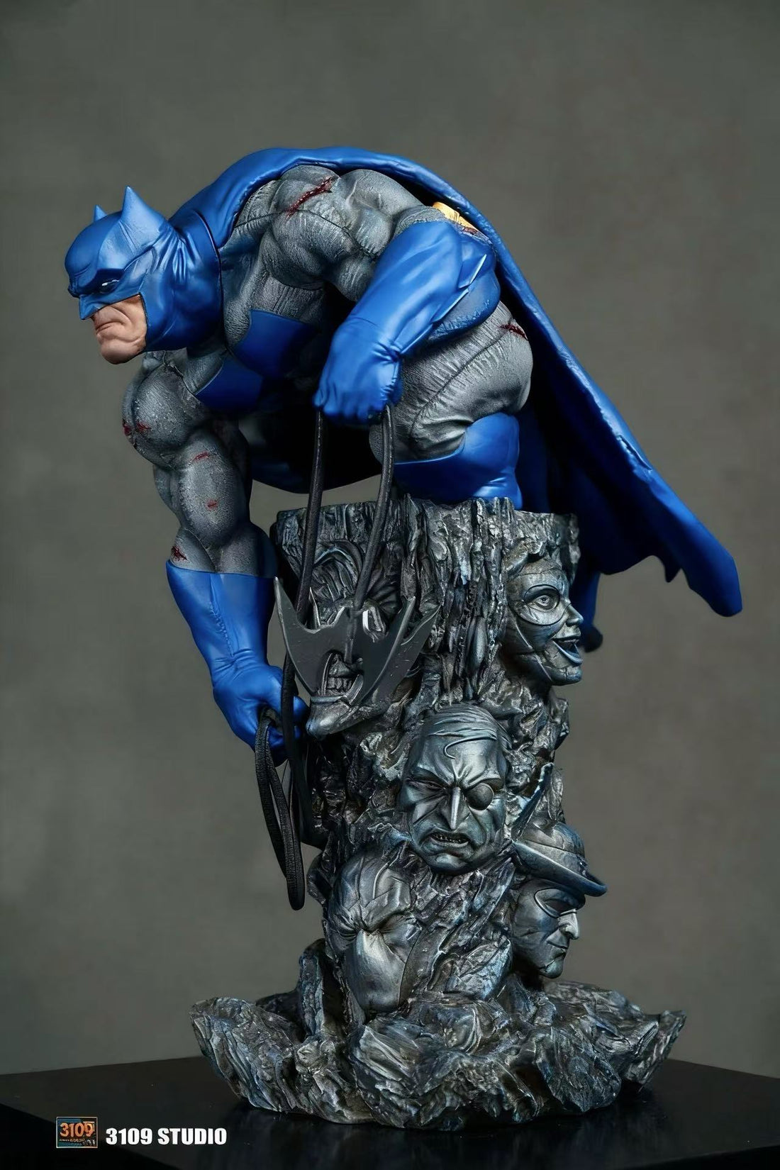 DC Batman 3109 Studio Dark Knight Returns Comics Resin Statue