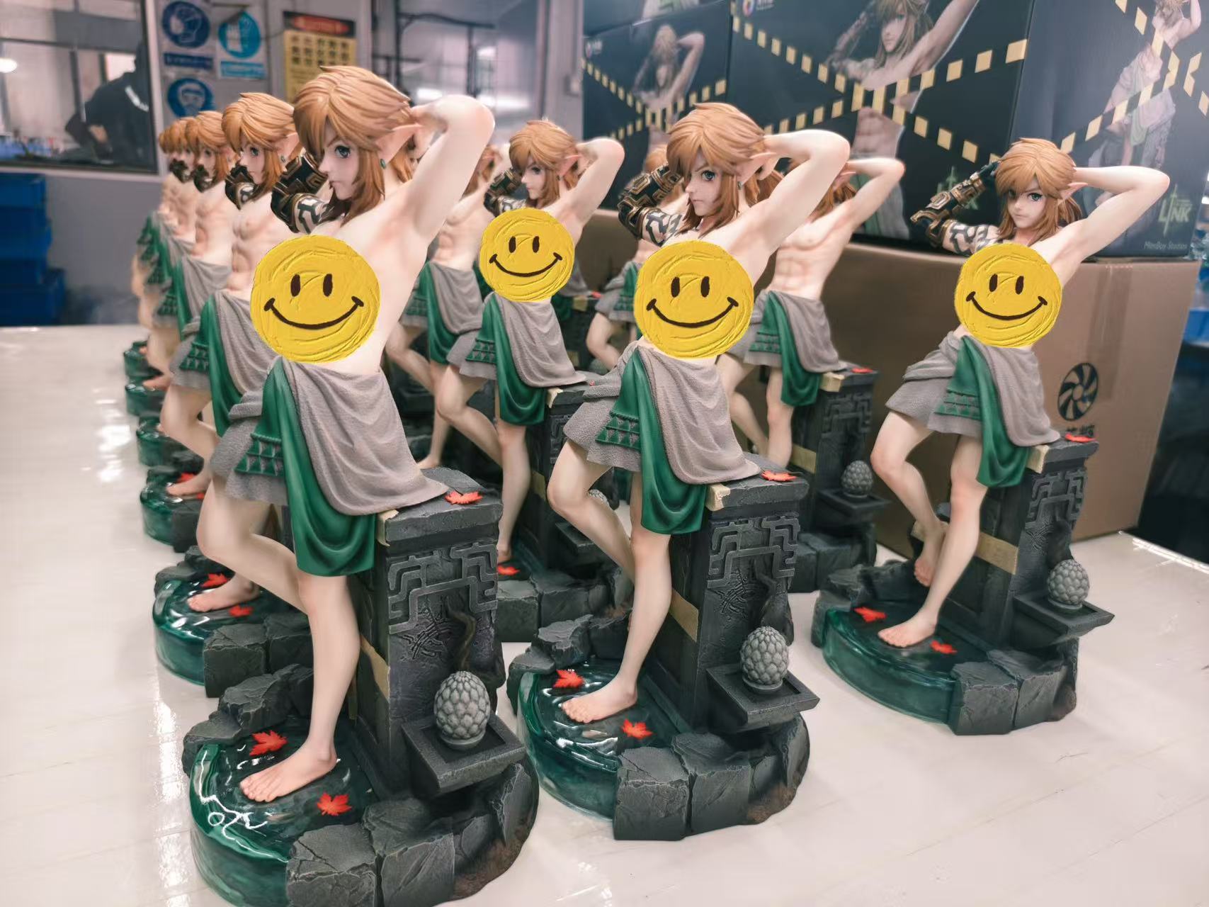 Legend Of Zelda MintBoy Studio Link – ClubHouse Statues