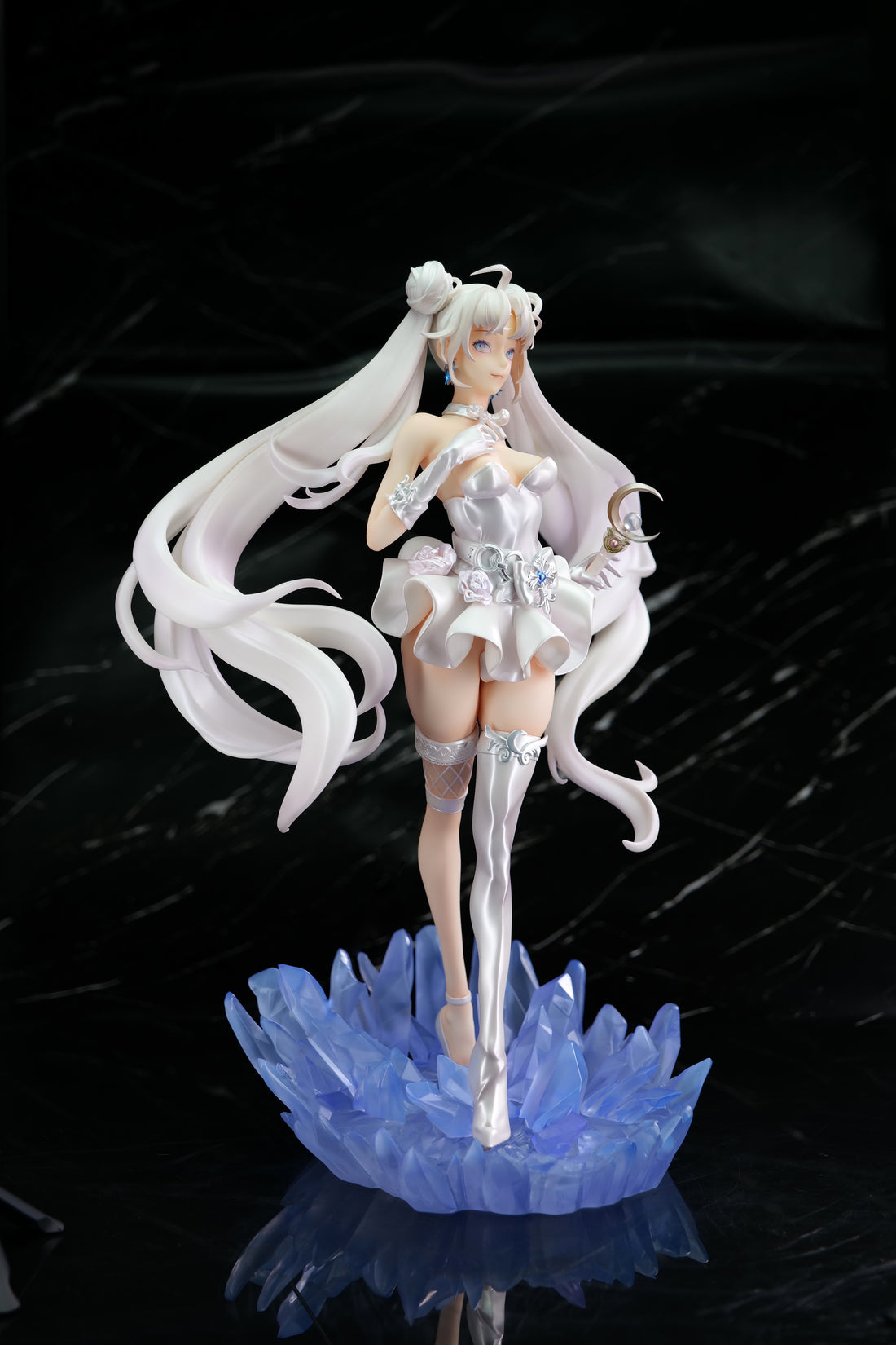 Sailor Moon SC Studio Tsukino Usagi Resin Statue