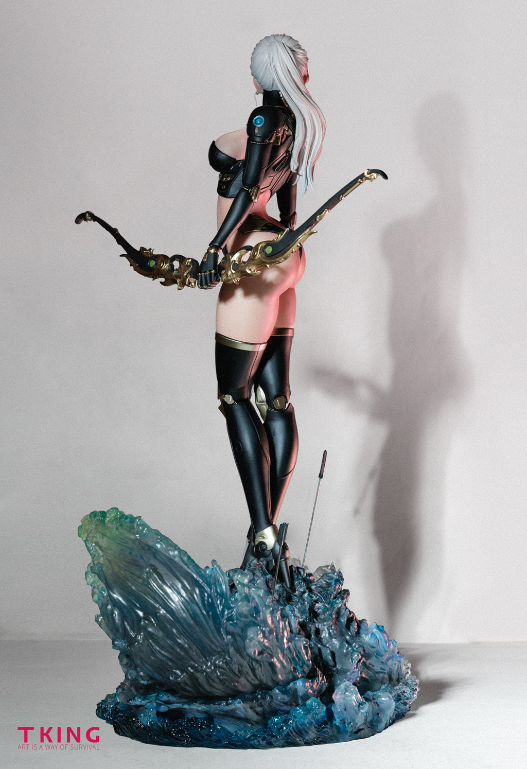 Ex Machina Tking Studio Ellie Resin Statue