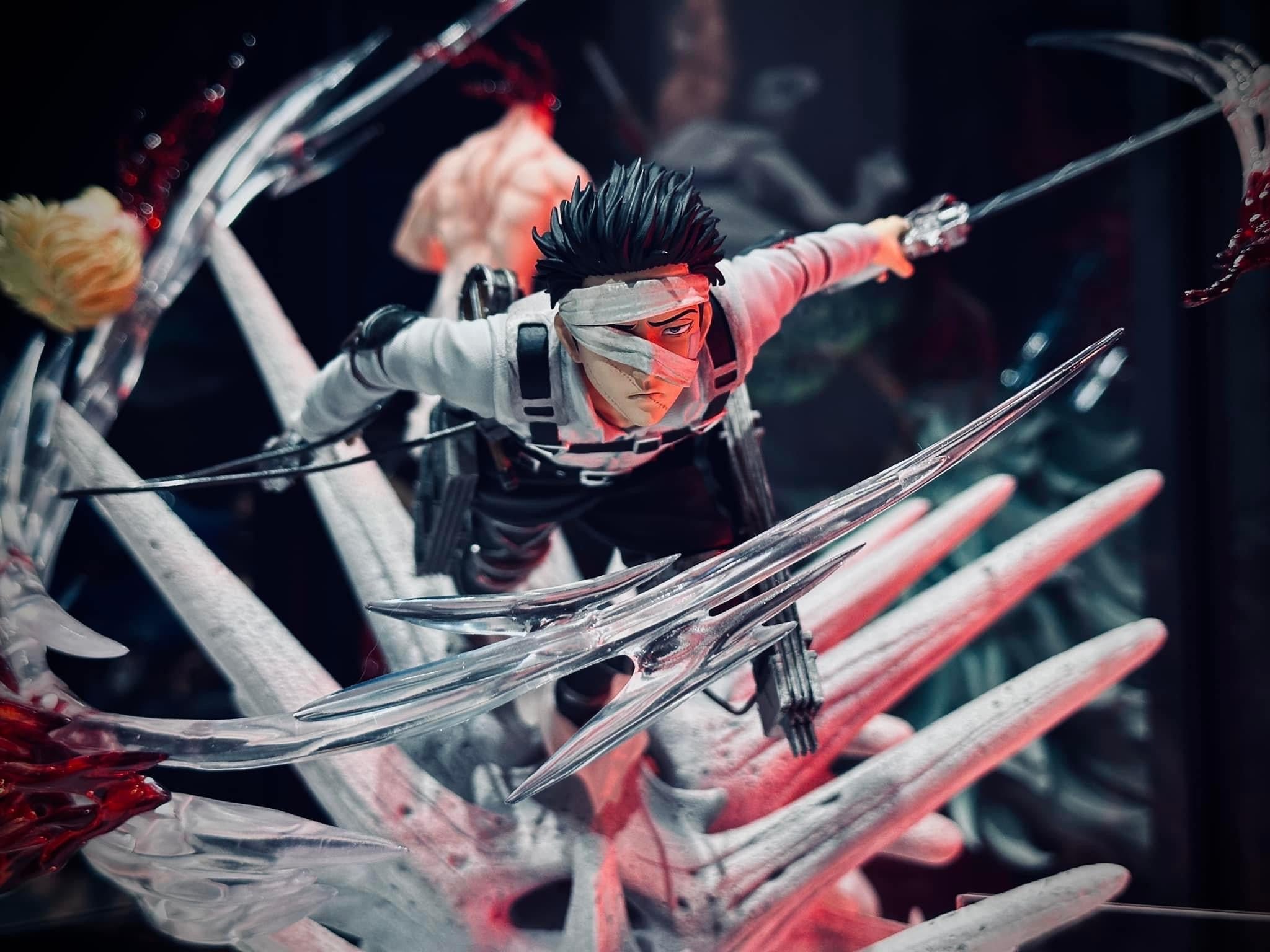 Attack on Titan Chikara Studio Levi VS Zeke Resin Statue
