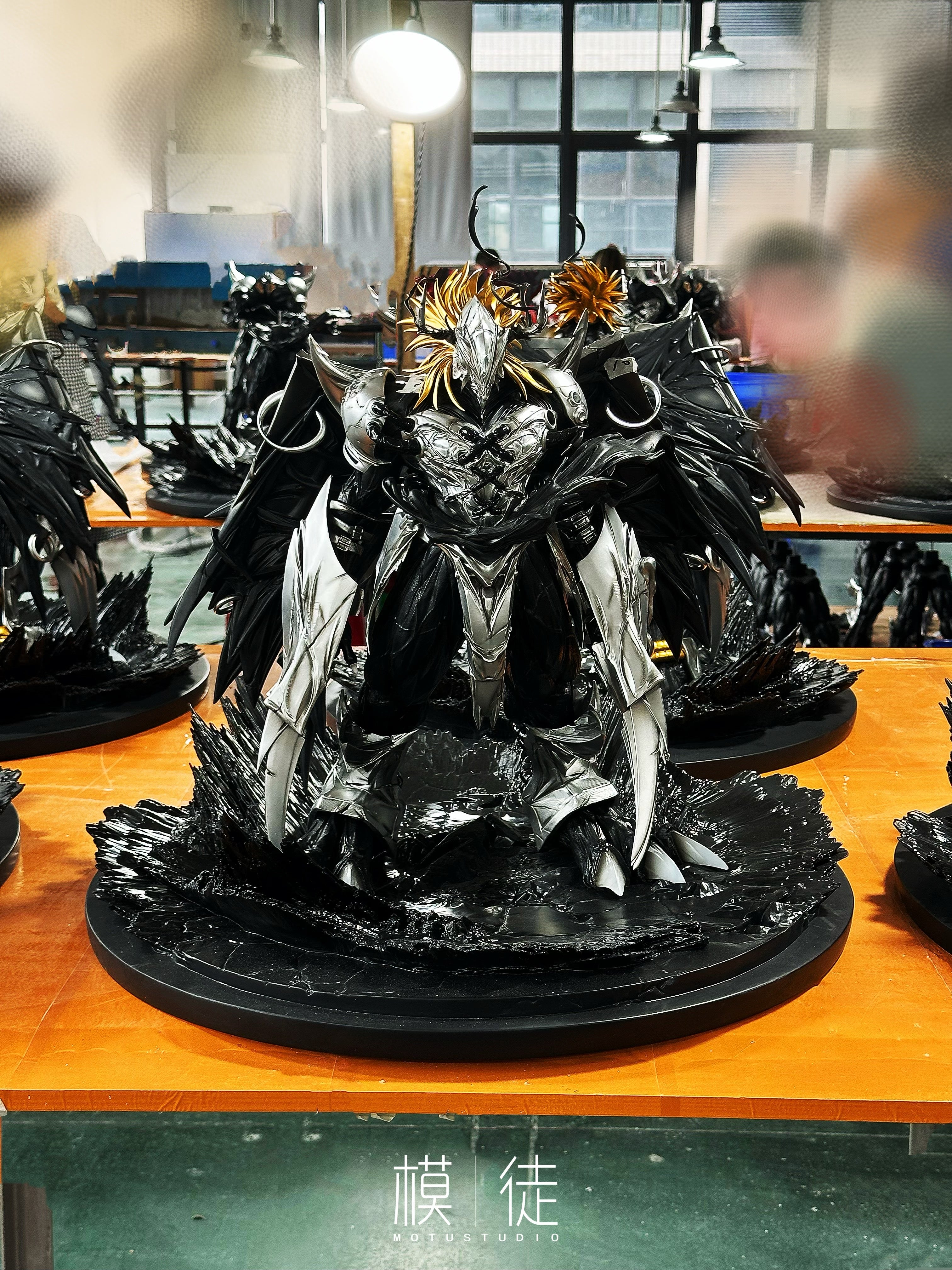 Digimon MOTU Studio Black Wargreymon – ClubHouse Statues
