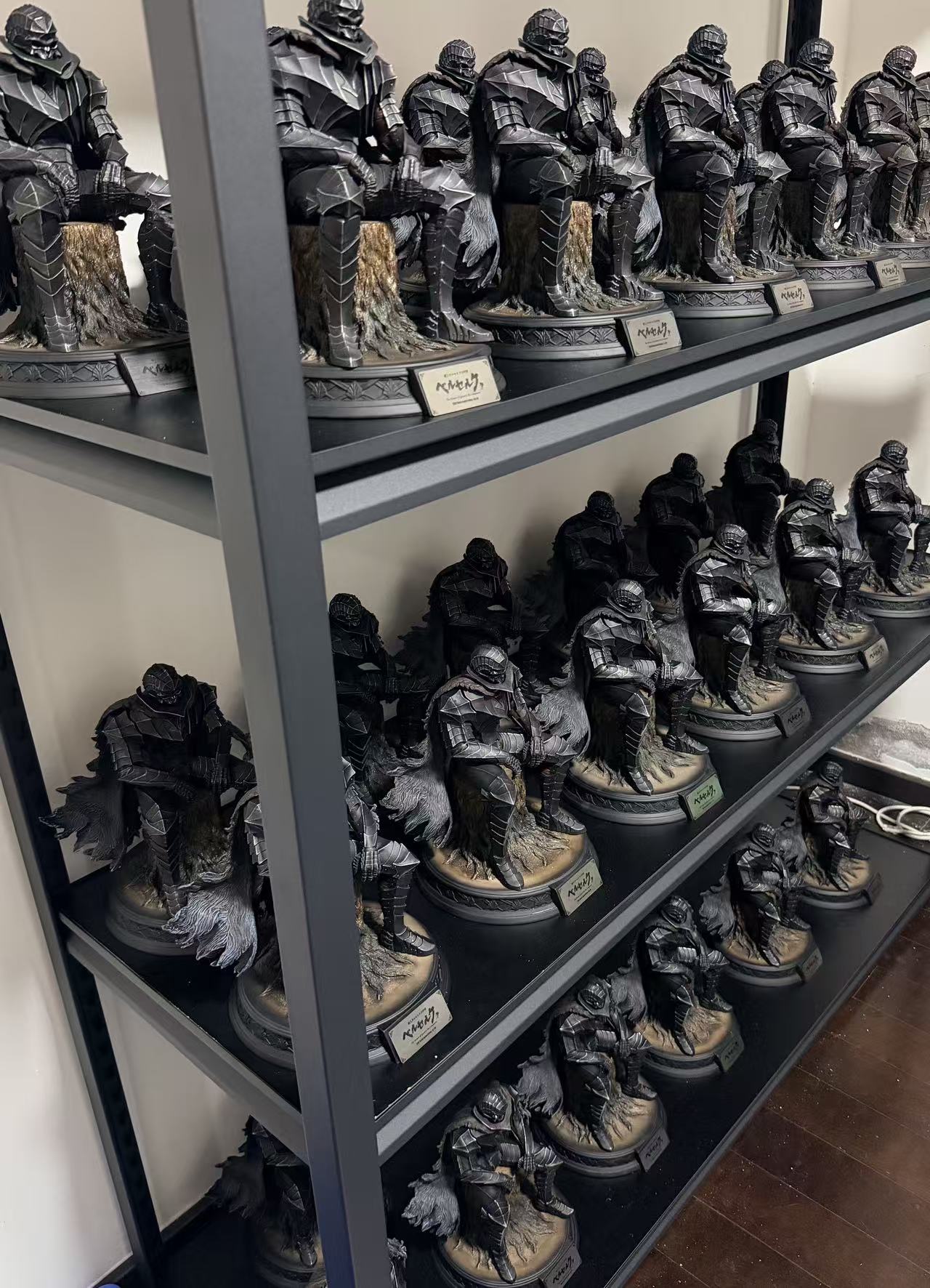 IN STOCK IN CHINA – ClubHouse Statues