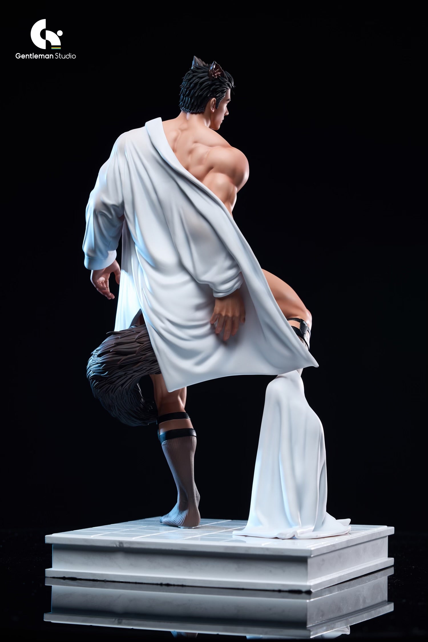 Gentleman Studio Saturno x Lusen – ClubHouse Statues