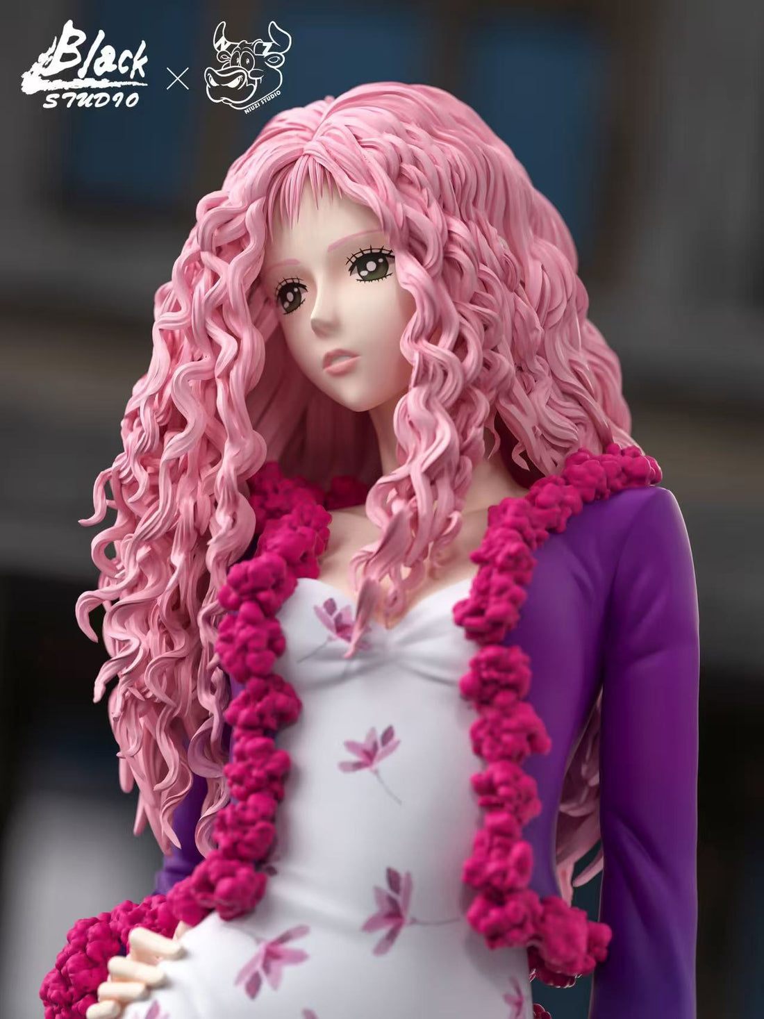 NANA Black x Niuzi Studio Layla Resin Statue