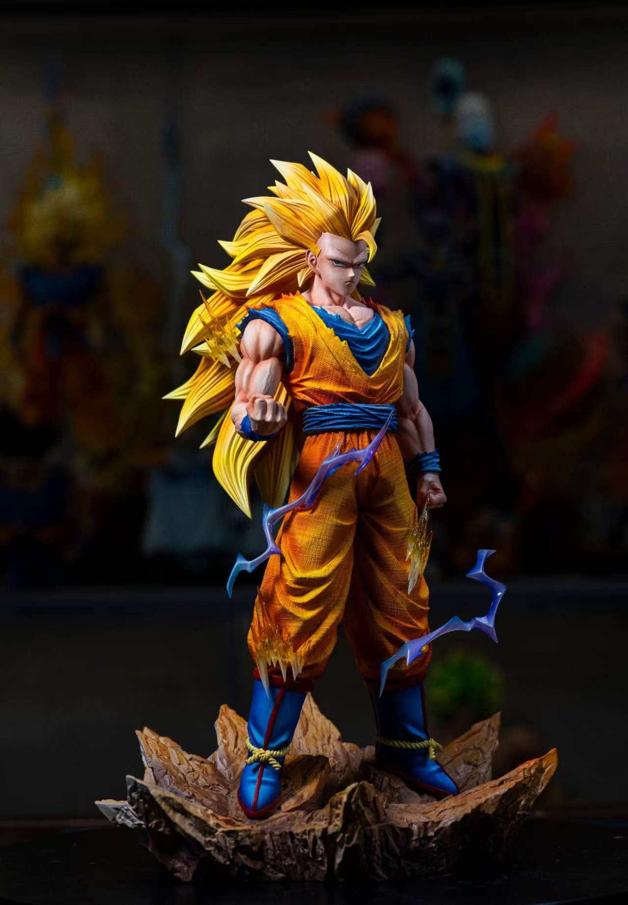 Dragon Ball Summer Studio Super Saiyan 3 Goku – ClubHouse Statues