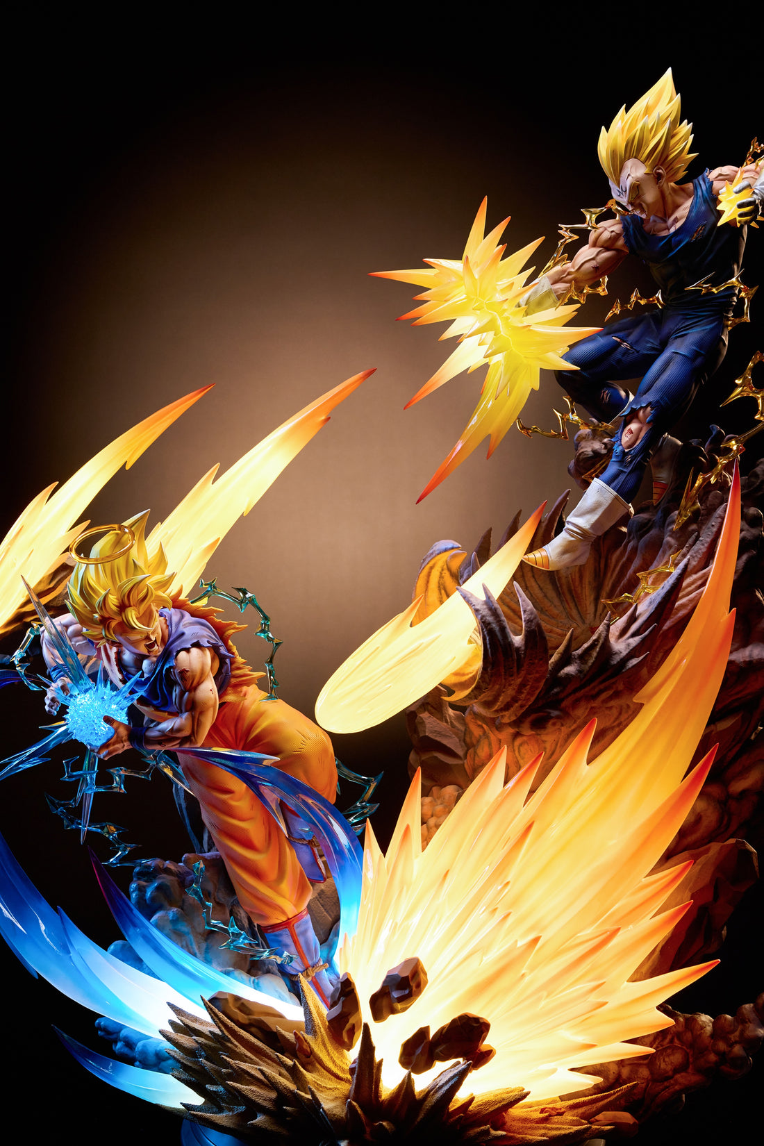 Dragon Ball KD Collectibles SS2 Goku VS SS2 Majin Vegeta V2