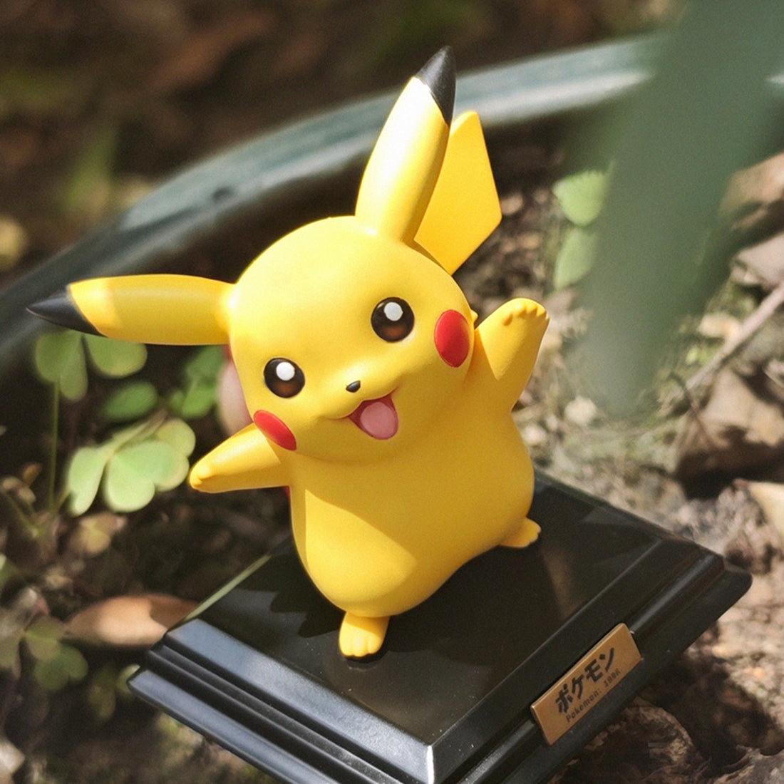 Pokemon Miumiu Studio Pikachu Hands up
