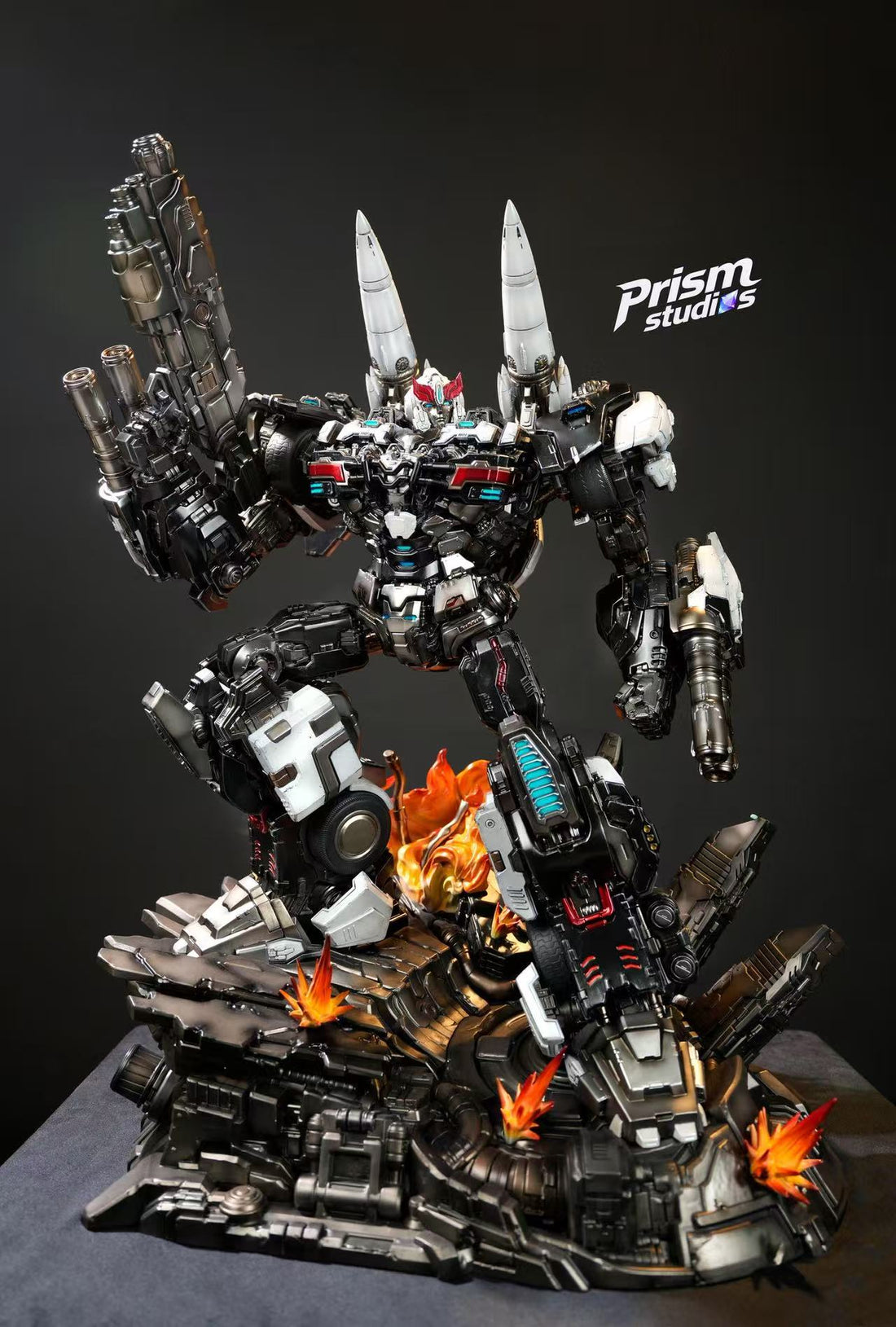Transformers Prism Studio Police Car Robot Prowl